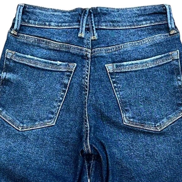 Good American 10" Bermuda Jean Denim Shorts Dark Wash Frey Hem GLB619T Size 2/26 - Picture 5 of 7